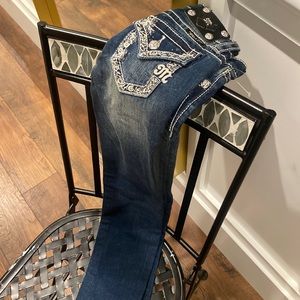 Miss Me. “JK5521S” Skinny. 33 in length